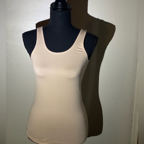 Ellen Tracy’s women’s reversible seamless Cami - Picture 2 of 7